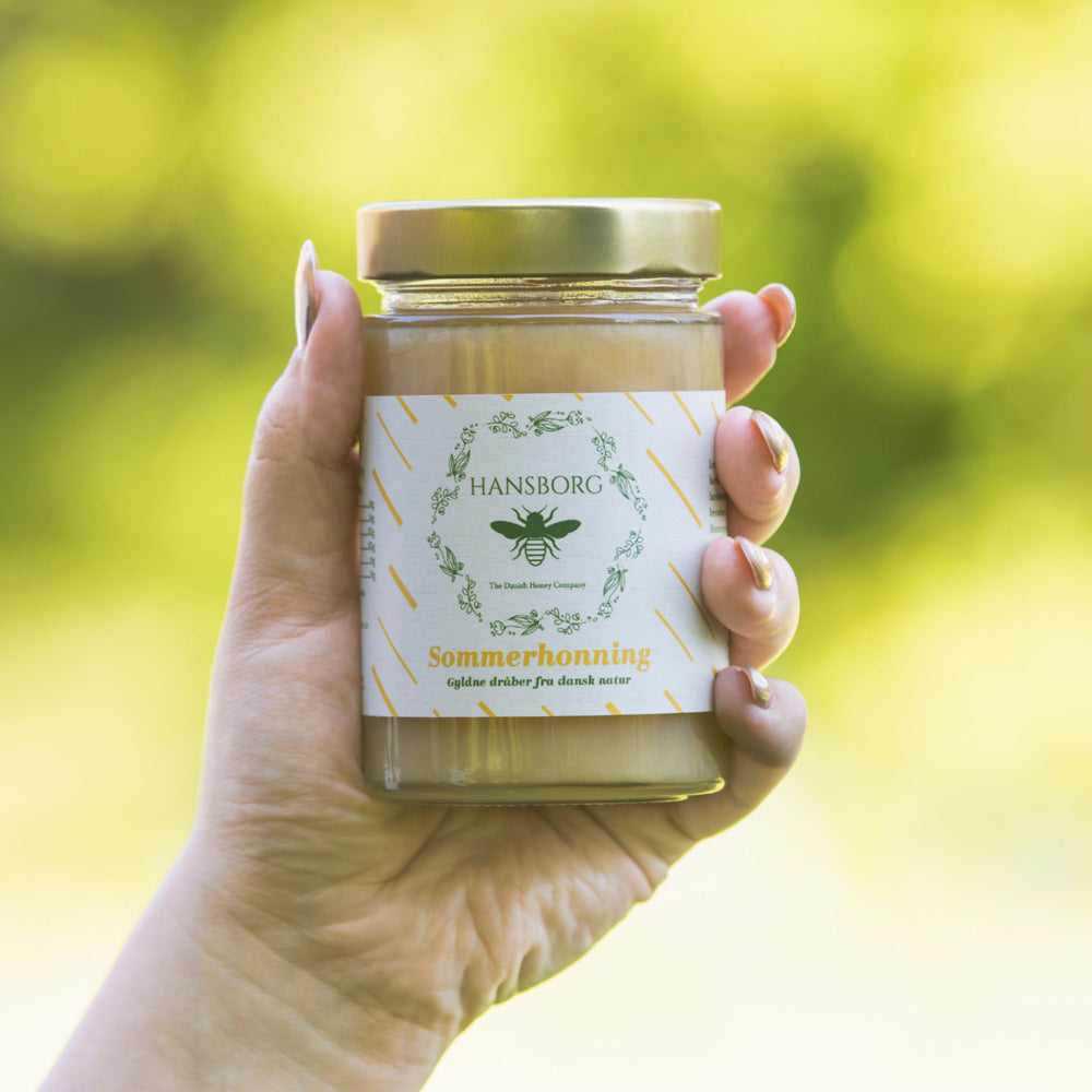 Hansborg mørk sommerhonning i glas lavet i sensommer